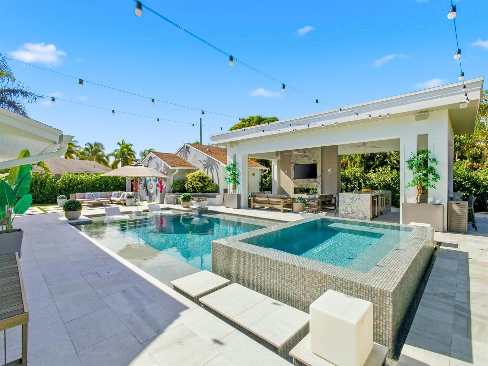 2210 NE 3rd Ave Avenue, Delray Beach, FL 33444 — zdjęcie 2