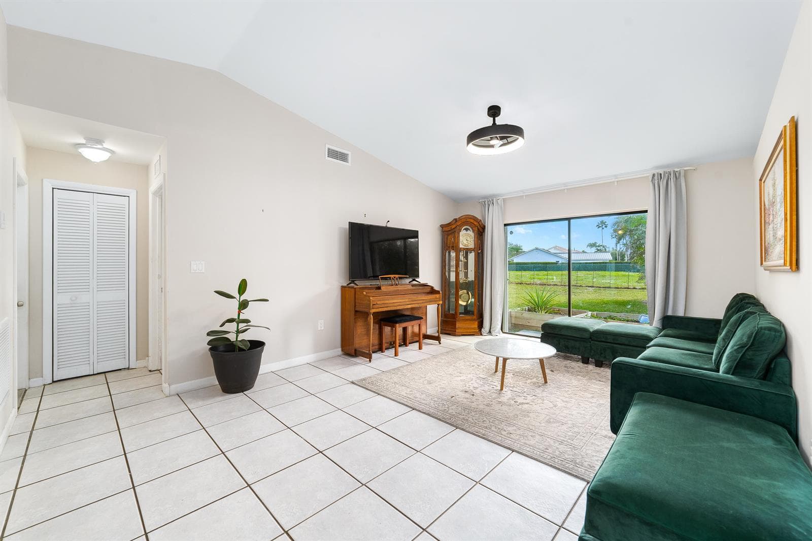 1060 Cedar Creek Way, Davie, FL 33325 — zdjęcie 2