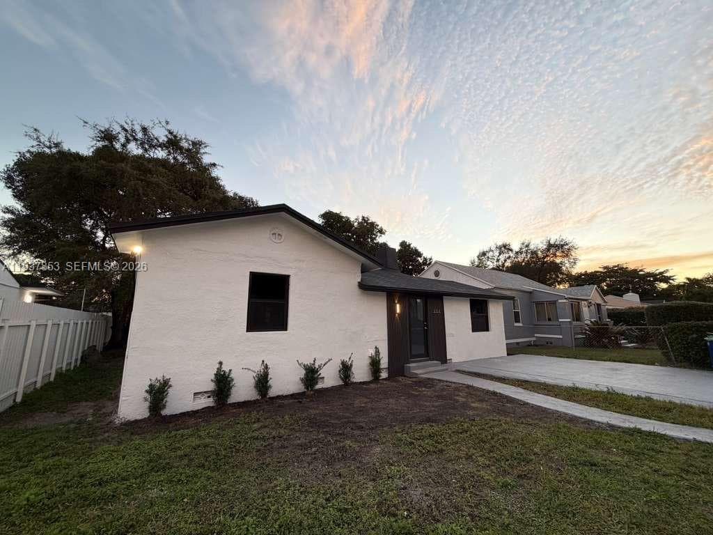 854 NW 76th St, Miami, FL 33150 — zdjęcie 2