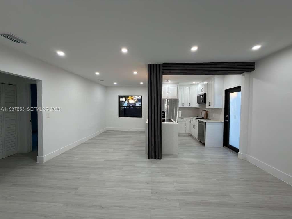 854 NW 76th St, Miami, FL 33150 — zdjęcie 4
