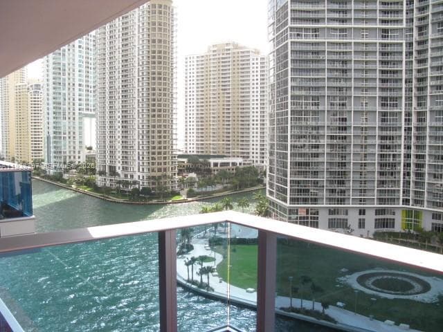 200 Biscayne Boulevard Way # 906, Miami, FL 33131