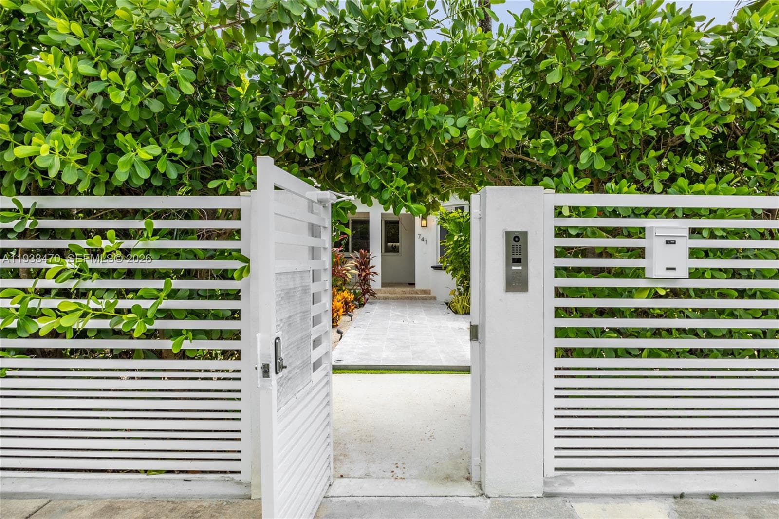 741 NE 87th St, Miami, FL 33138 — zdjęcie 4