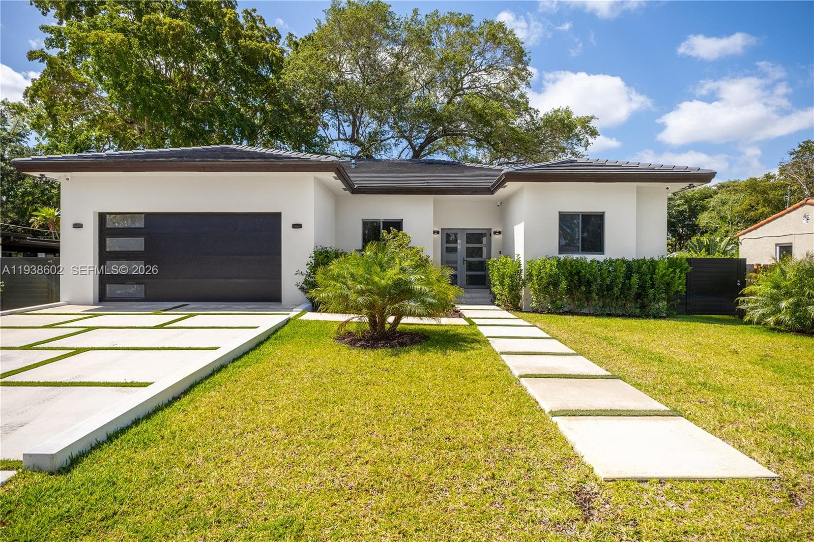 1030 NE 121st St, Biscayne Park, FL 33161 — zdjęcie 2