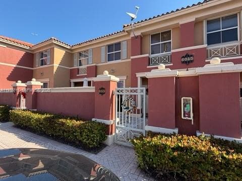6015 NW 116th Pl # 465, Doral, FL 33178