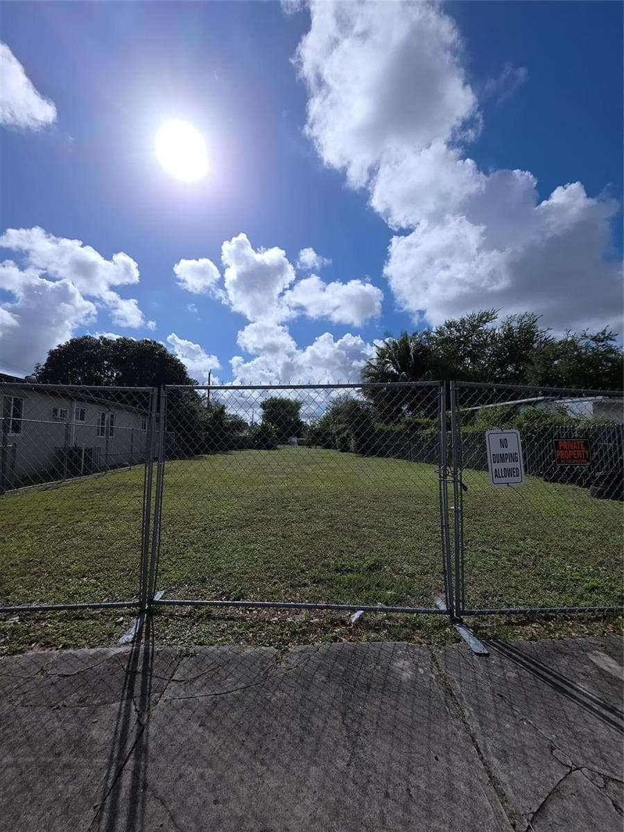 1810 NW 84th Street, Miami, FL 33147 — zdjęcie 3