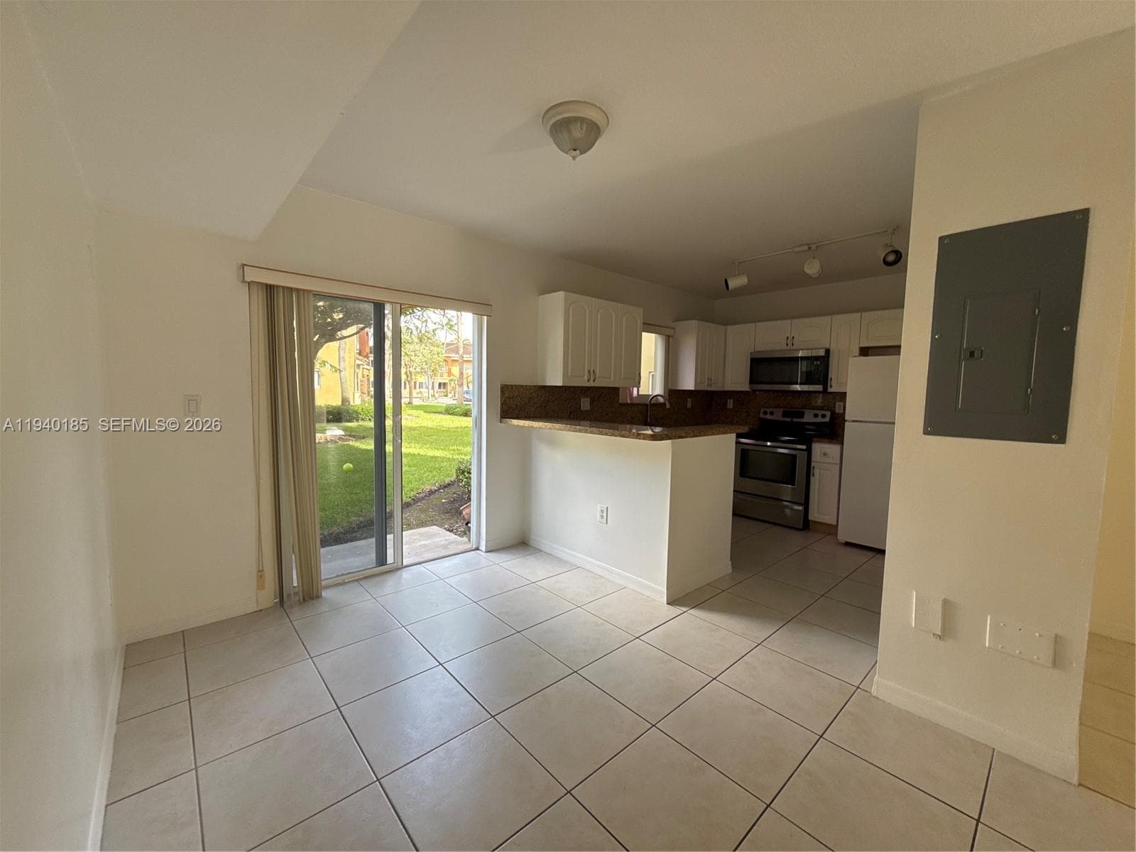 935 NE 33rd Terr # 104, Homestead, FL 33033 — zdjęcie 3