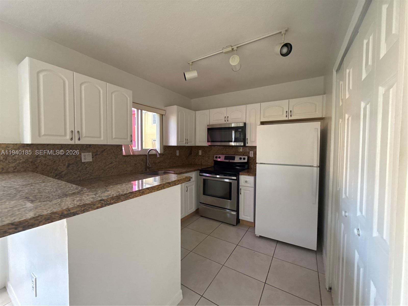 935 NE 33rd Terr # 104, Homestead, FL 33033 — zdjęcie 4