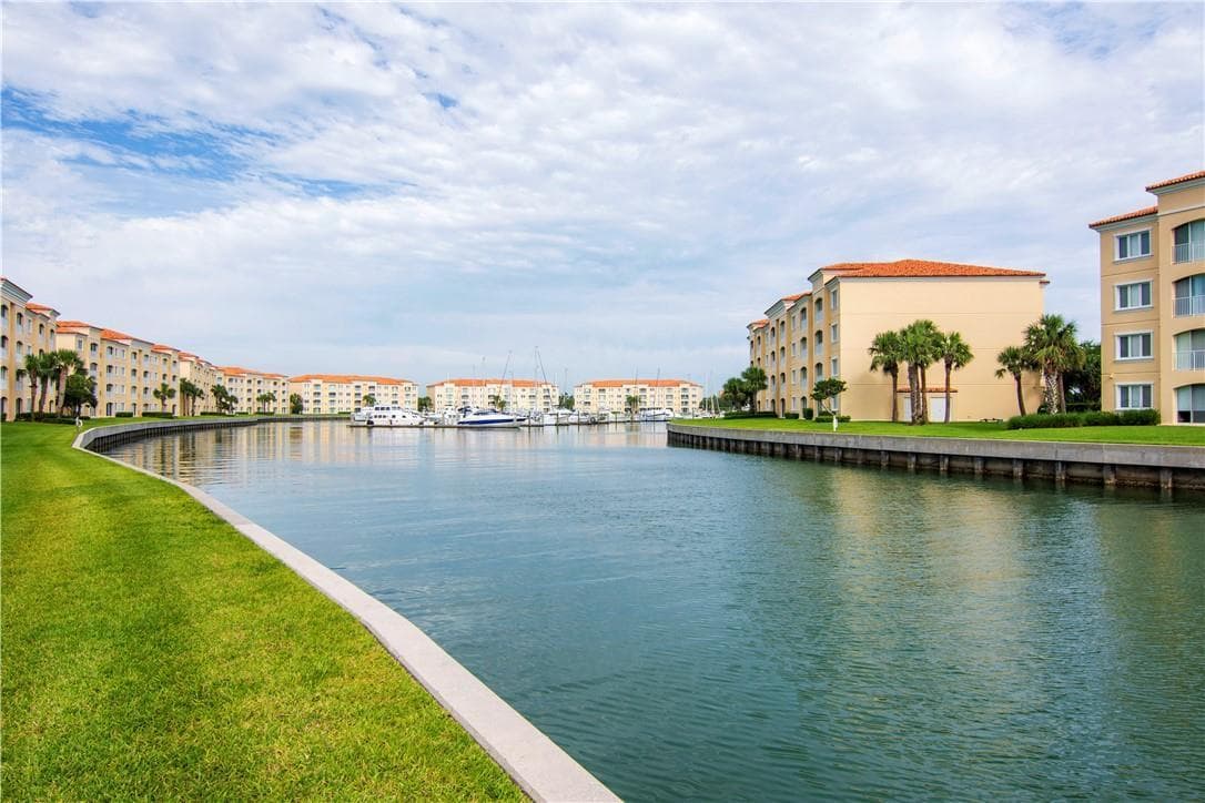 19 Harbour Isle Drive # 106, Hutchinson Island, FL 34949 — zdjęcie 2