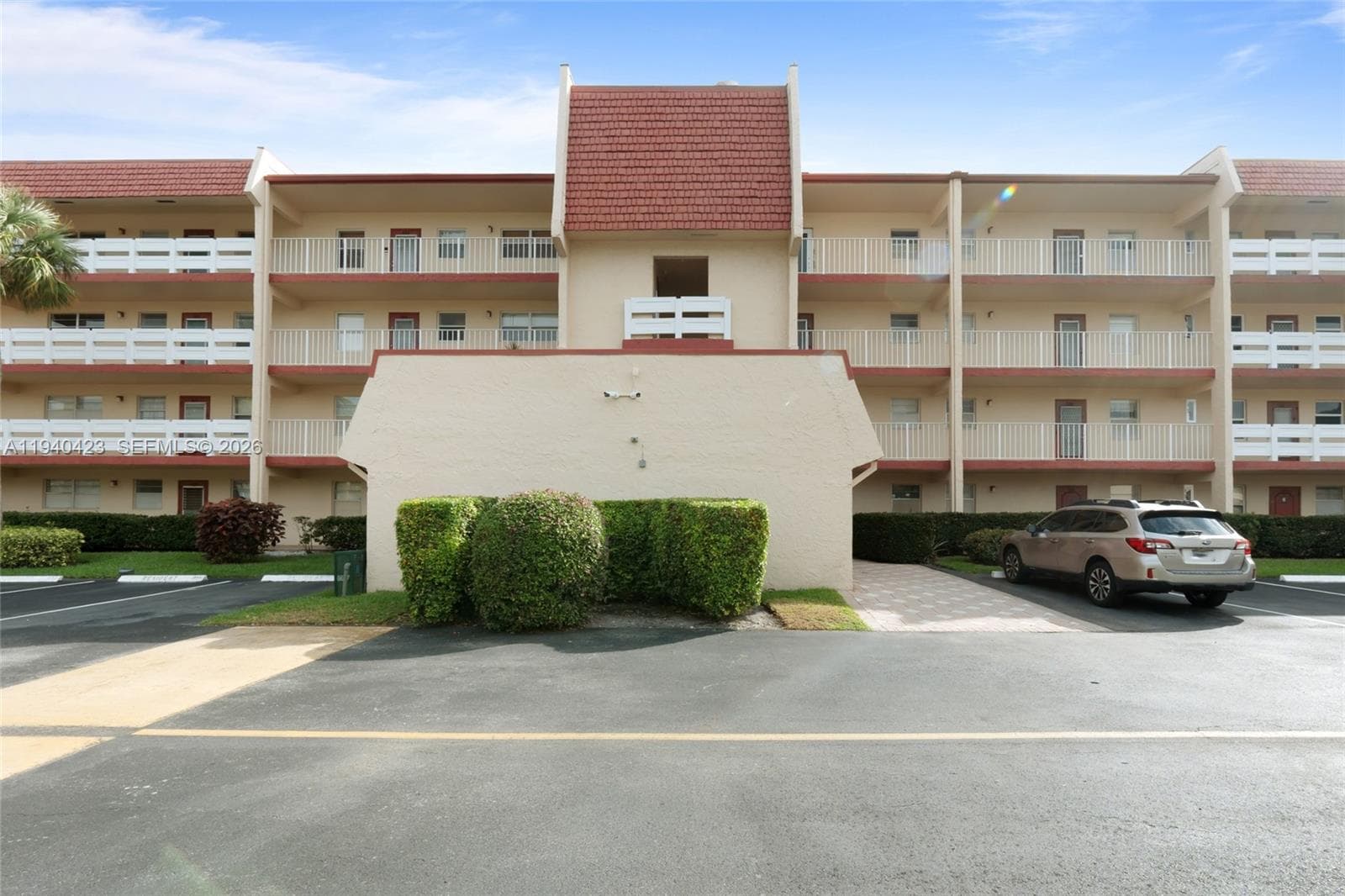 1020 Country Club Dr # 206, Margate, FL 33063 — zdjęcie 3