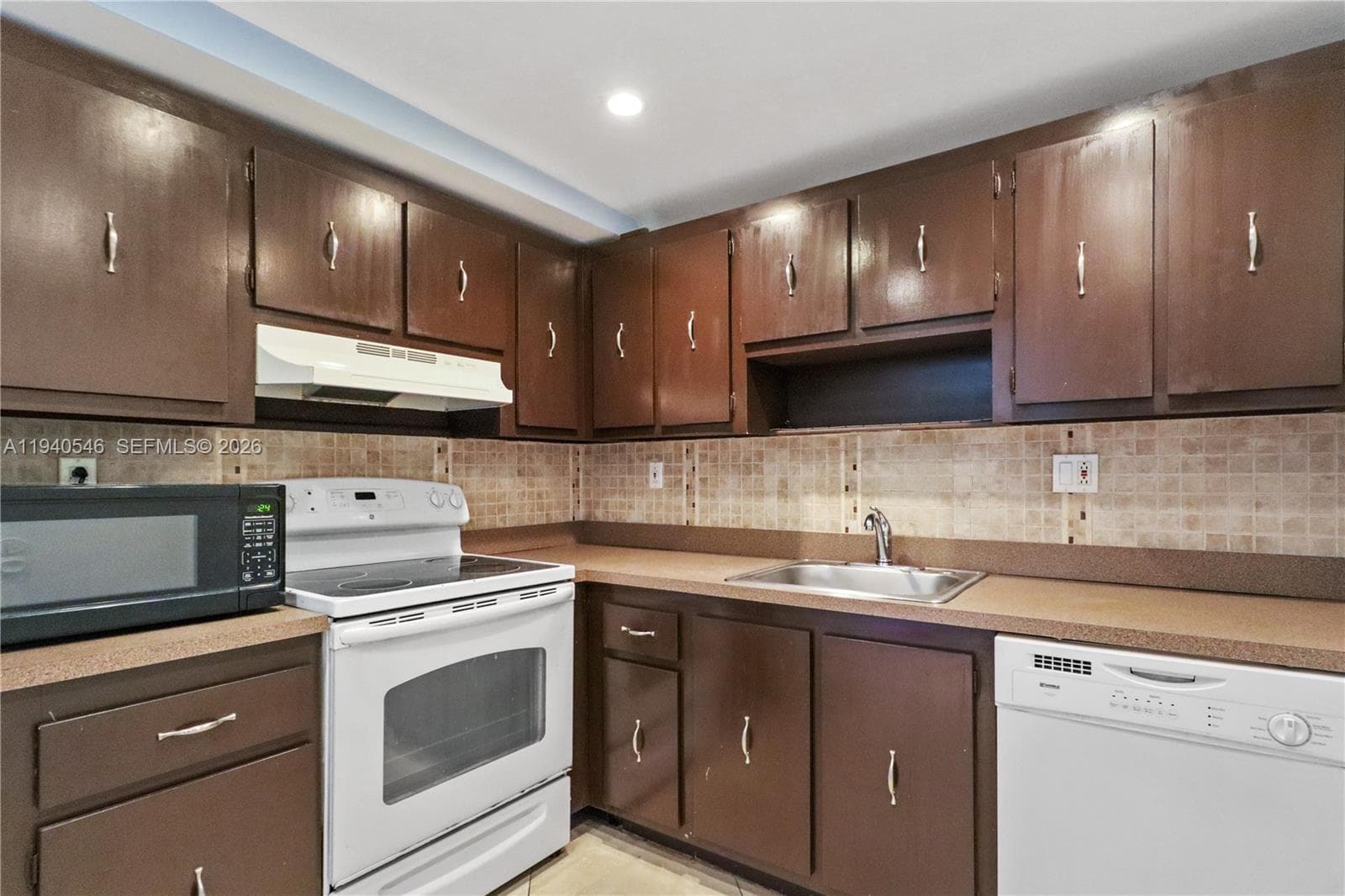 600 Three Islands Blvd # 519, Hallandale Beach, FL 33009 — zdjęcie 4