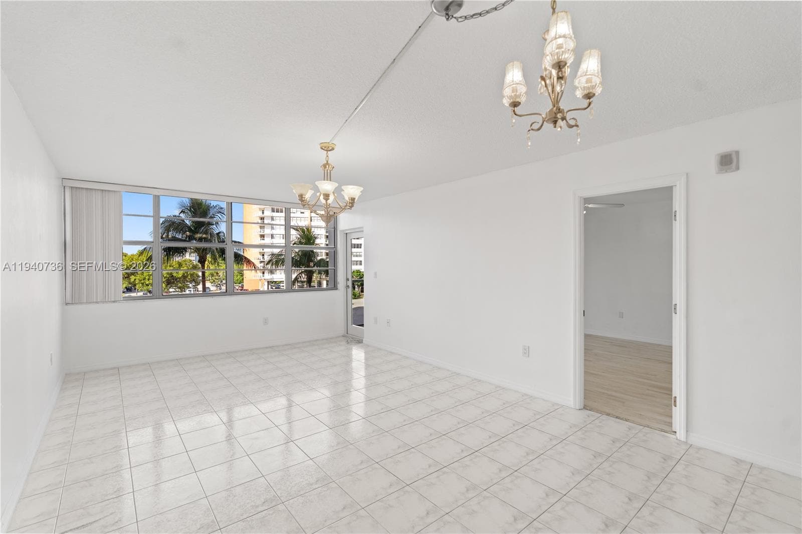 1351 NE Miami Gardens Dr # 301E, Miami, FL 33179 — zdjęcie 3