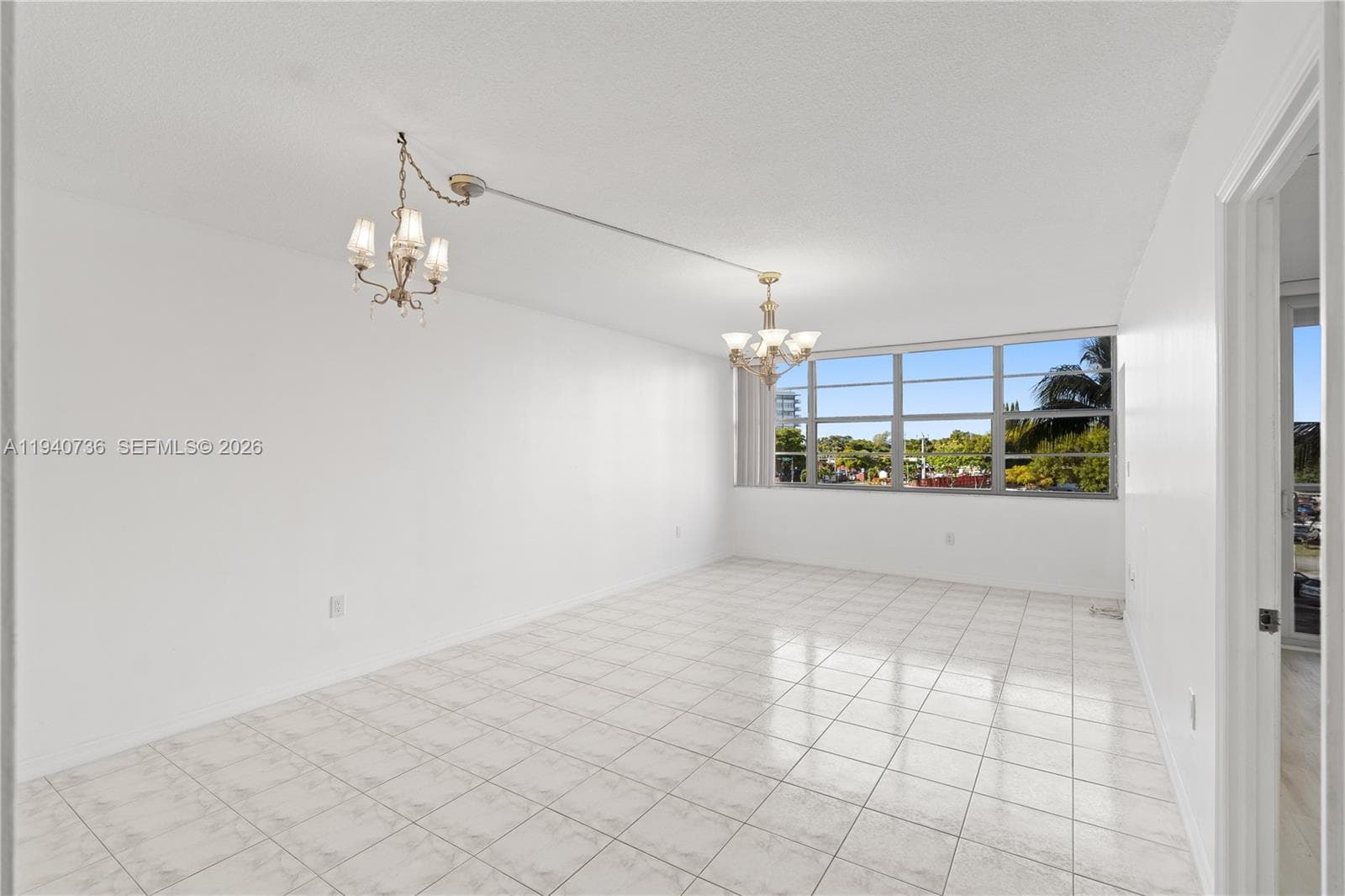1351 NE Miami Gardens Dr # 301E, Miami, FL 33179 — zdjęcie 5