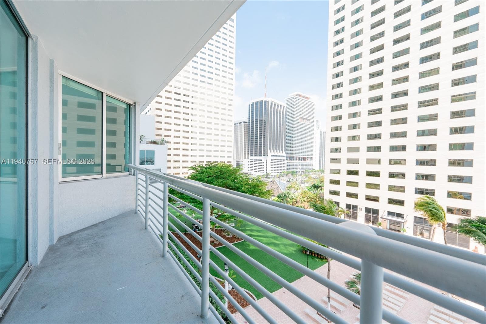 335 S Biscayne Blvd # 1108, Miami, FL 33131 — zdjęcie 2