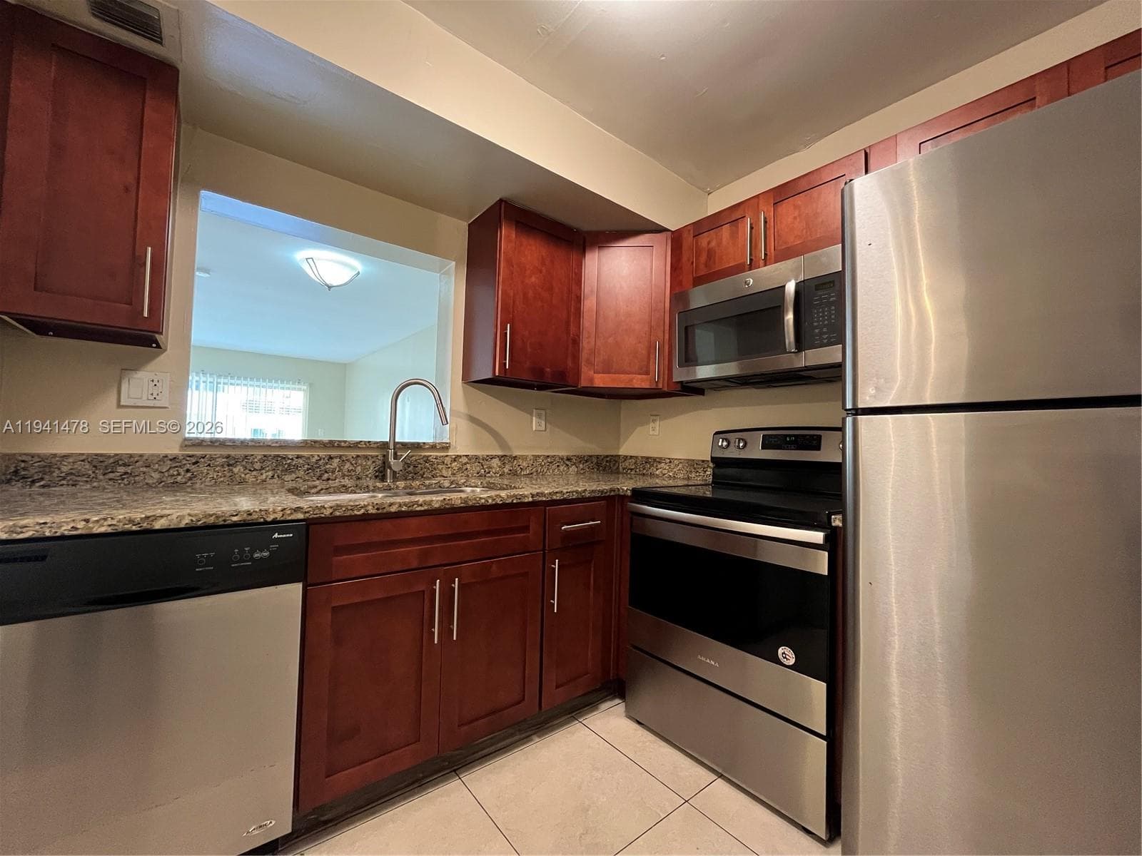 3700 NW 21st St # 304, Lauderdale Lakes, FL 33311 — zdjęcie 5