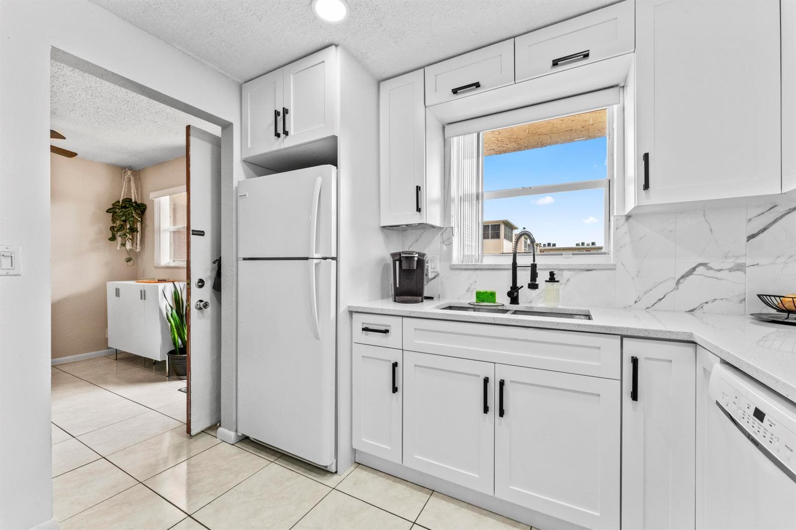 225 Bonnie Boulevard # 302, Palm Springs, FL 33461 — zdjęcie 2