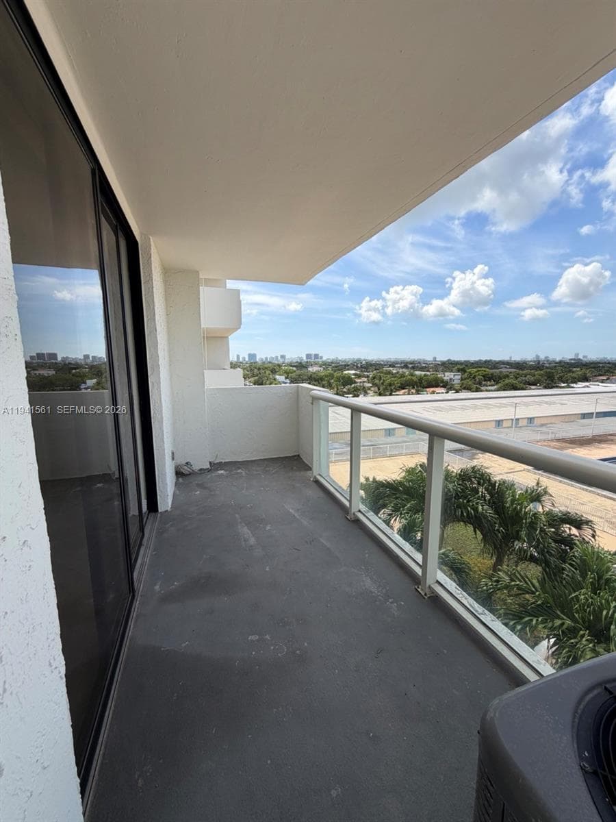 13499 Biscayne Blvd # 710, North Miami, FL 33181 — zdjęcie 3