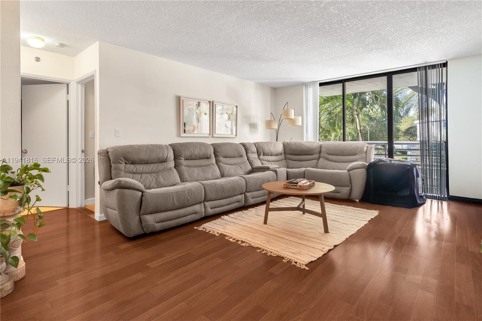 3300 NE 192nd St # 202, Aventura, FL 33180 — zdjęcie 2