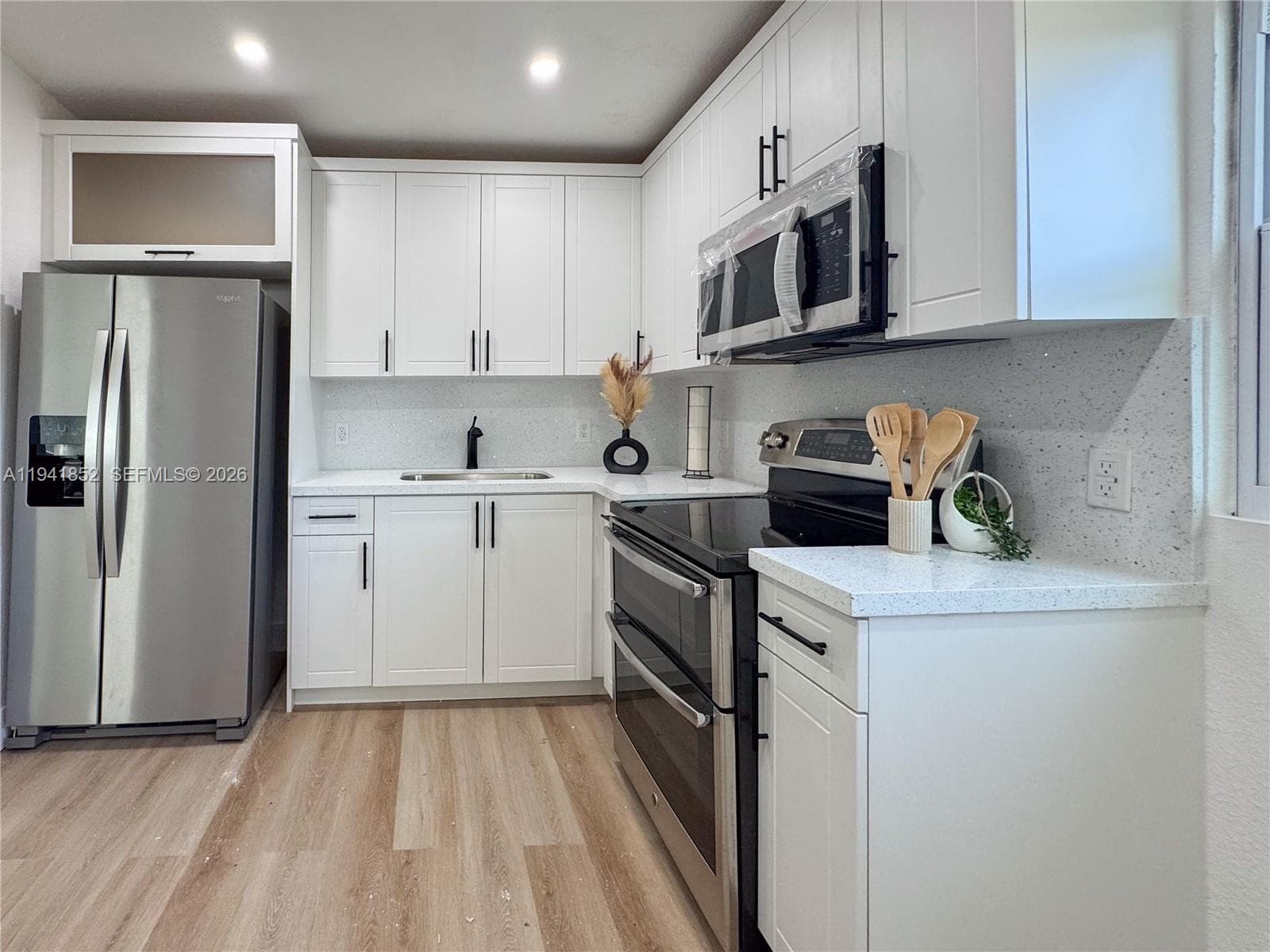 953 NE 37th St, Oakland Park, FL 33334 — zdjęcie 5