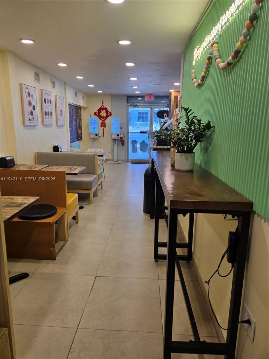 17010 #D W Dixie Hwy, North Miami Beach, FL 33160 — zdjęcie 3