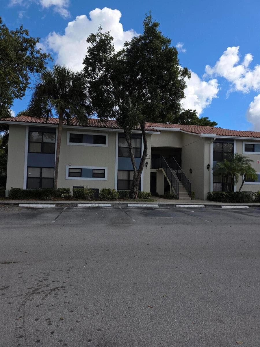 1542 Lake Crystal Drive # H, West Palm Beach, FL 33411 — zdjęcie 2