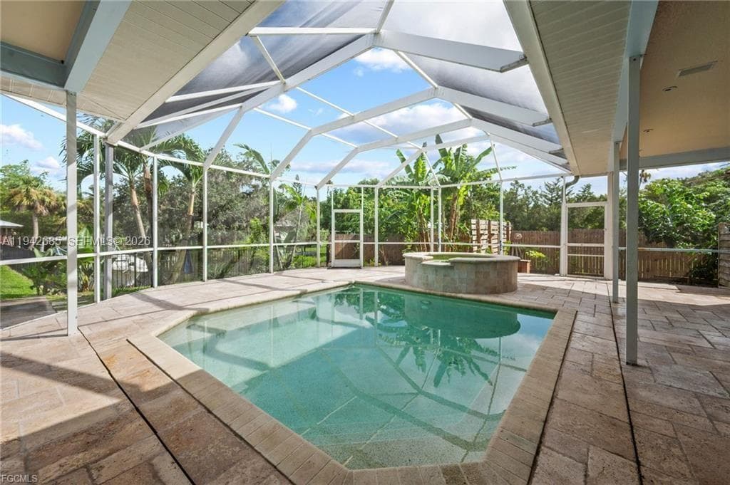 1981 Carbonata Drive, Other City - In The State Of Florida, FL 33920 — zdjęcie 2