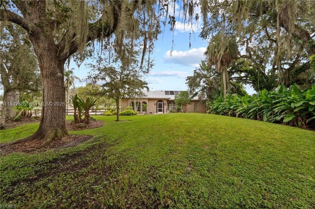 1981 Carbonata Drive, Other City - In The State Of Florida, FL 33920 — zdjęcie 3
