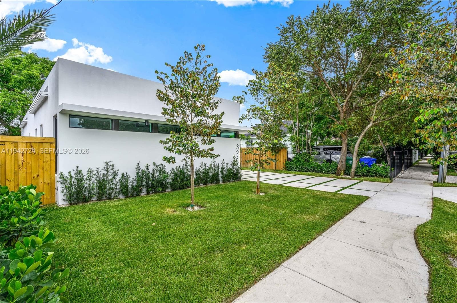 326 NW 40th St, Miami, FL 33127 — zdjęcie 2