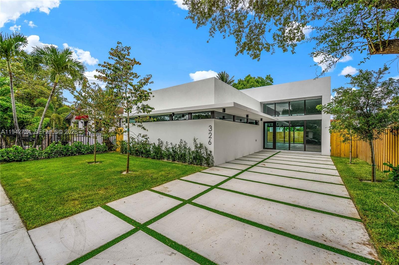 326 NW 40th St, Miami, FL 33127 — zdjęcie 3