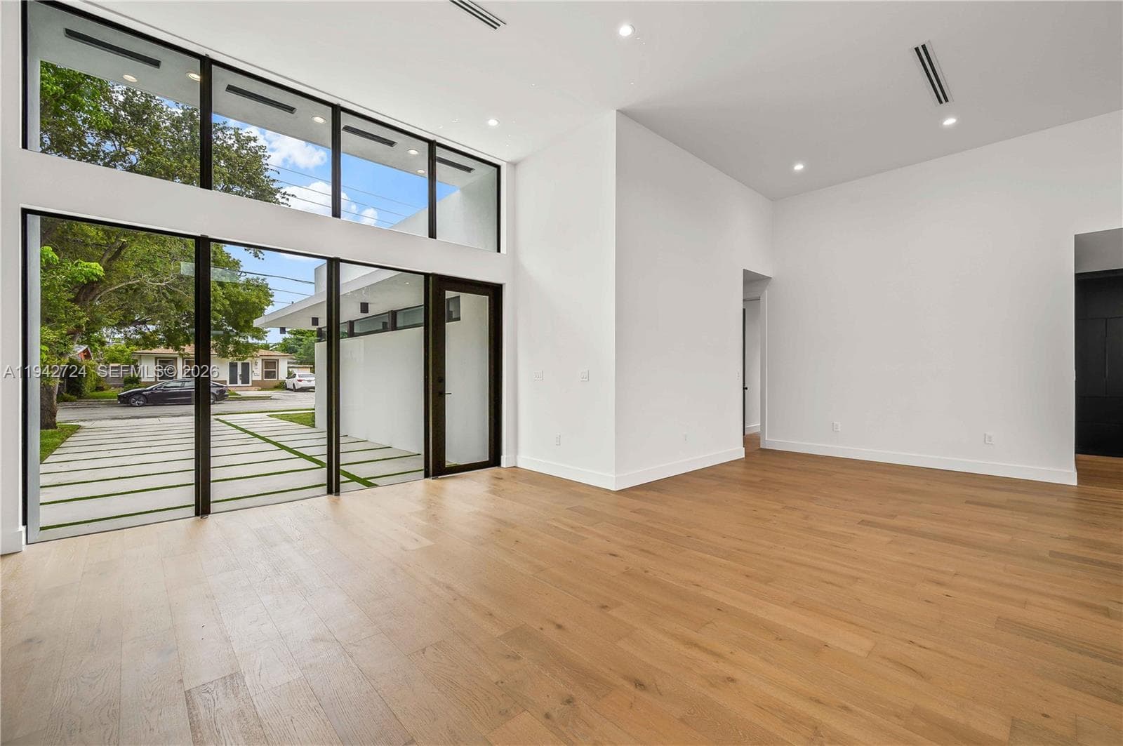 326 NW 40th St, Miami, FL 33127 — zdjęcie 5
