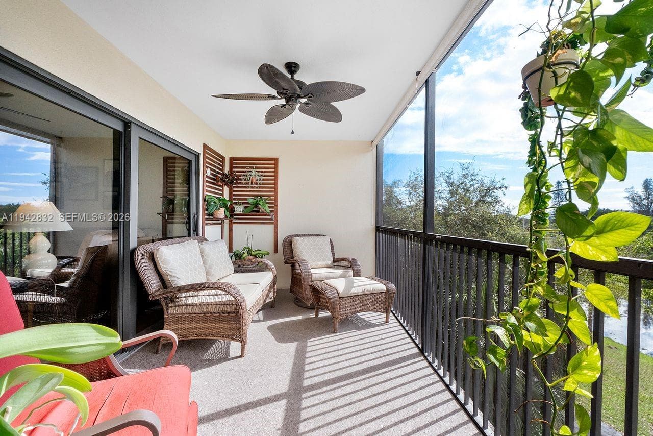 2200 S Cypress Bend Dr # 406, Pompano Beach, FL 33069