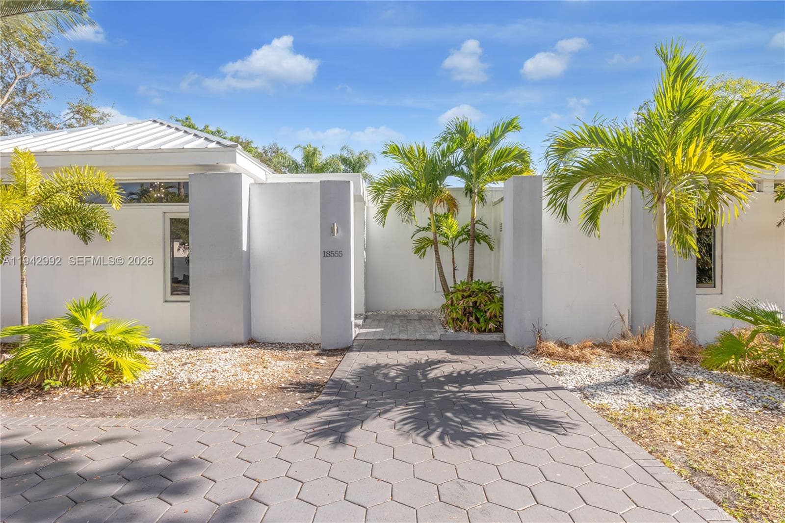 18555 SW 83rd Pl, Cutler Bay, FL 33157 — zdjęcie 2