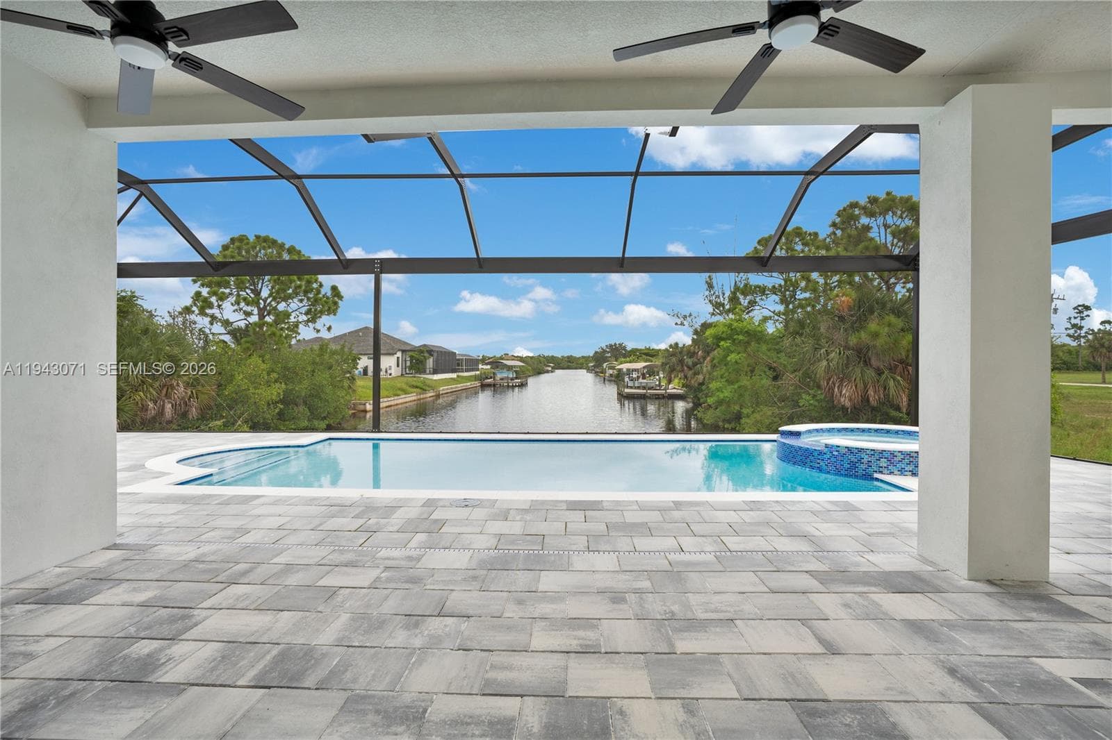 4009 W Jacaranda Pkwy, Cape Coral, FL 33993 — zdjęcie 2
