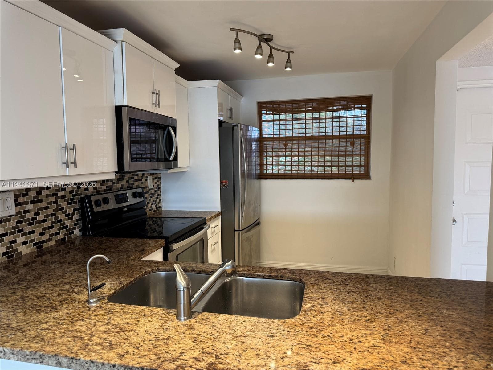 1831 Sabal Palm Dr # 403, Davie, FL 33324 — zdjęcie 2
