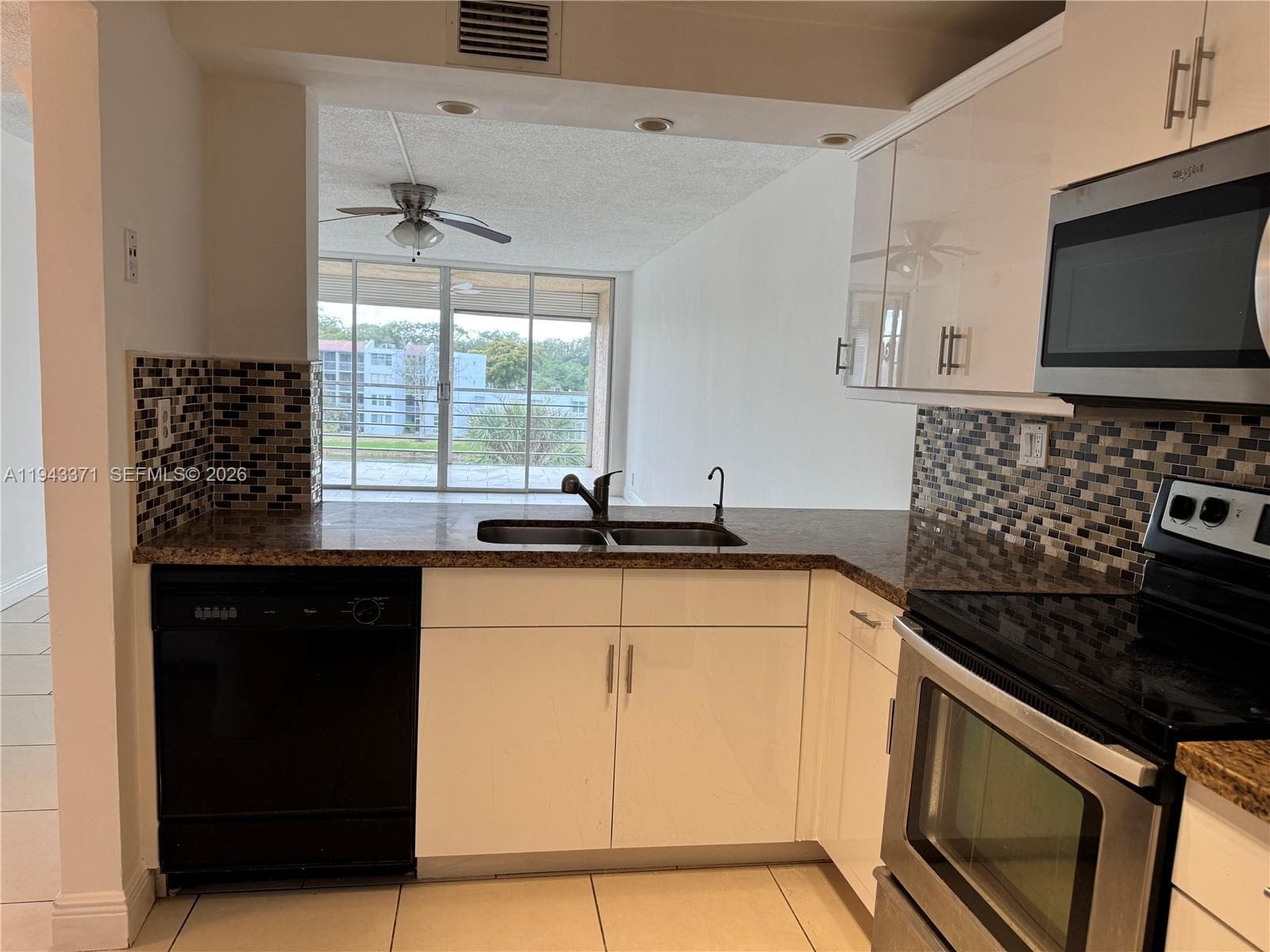 1831 Sabal Palm Dr # 403, Davie, FL 33324 — zdjęcie 3