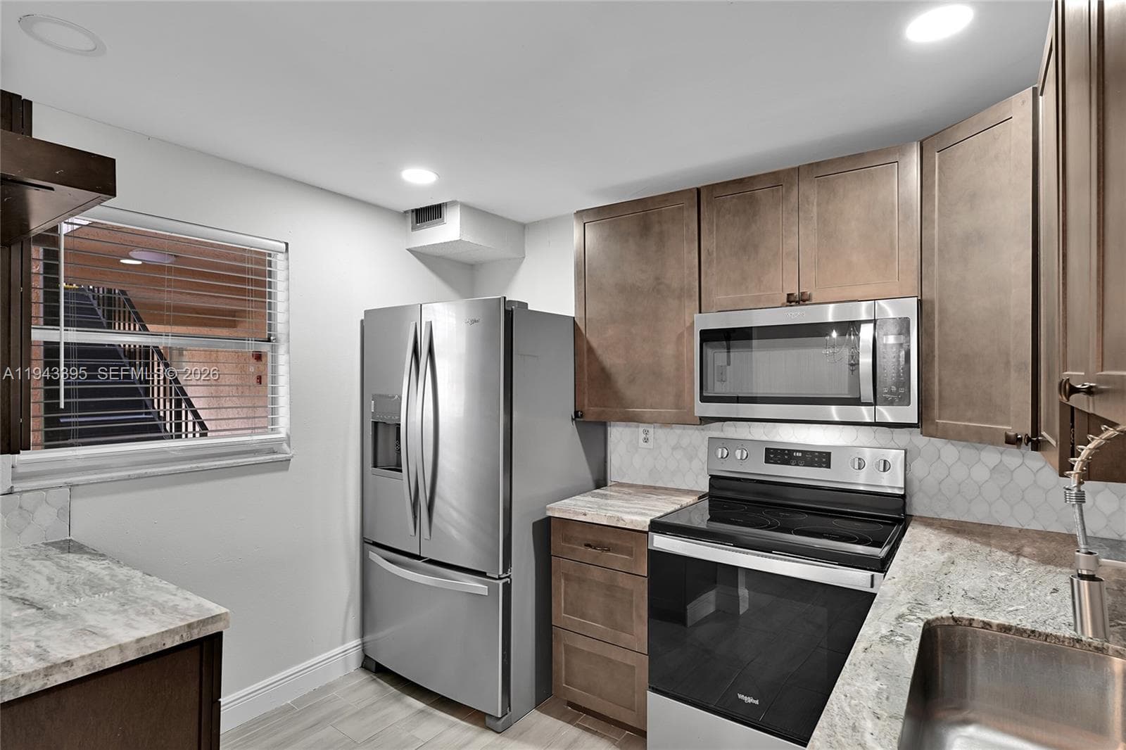 2850 Somerset Dr # 105L, Lauderdale Lakes, FL 33311 — zdjęcie 3