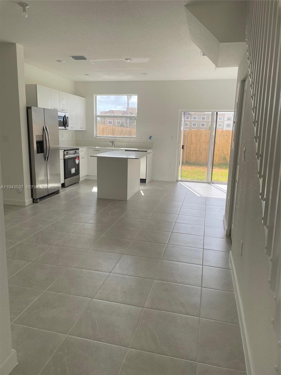 12075 NW 24th Ct, Miami, FL 33167 — zdjęcie 3