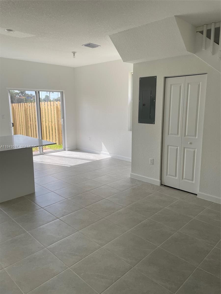 12075 NW 24th Ct, Miami, FL 33167 — zdjęcie 5