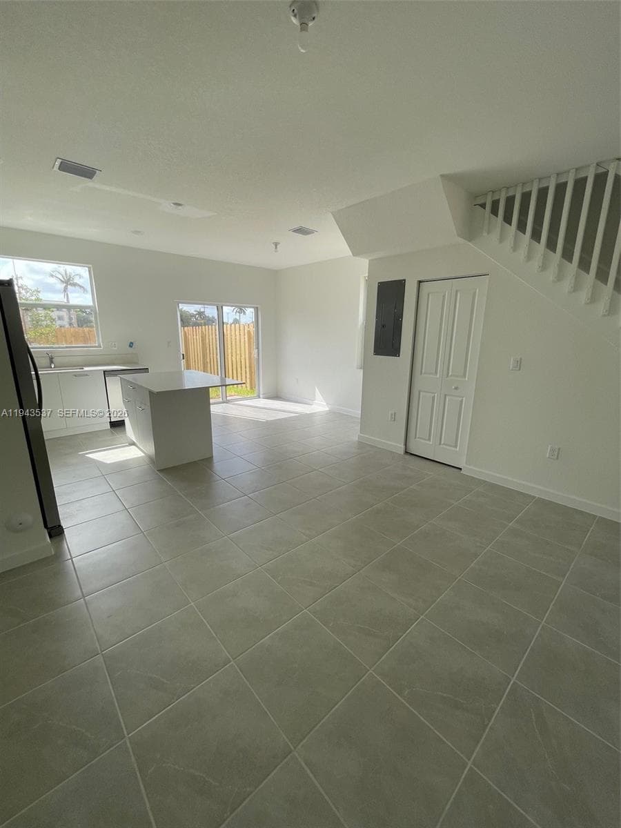 12075 NW 24th Ct, Miami, FL 33167 — zdjęcie 4