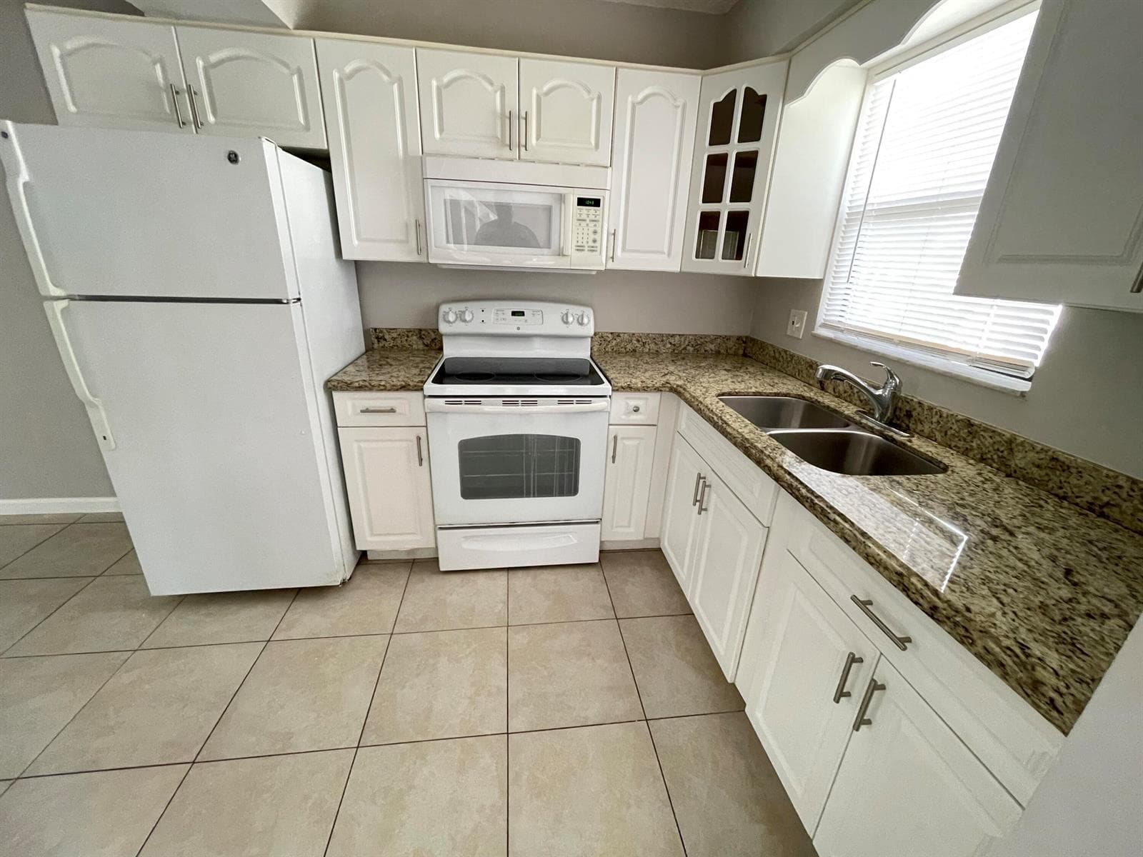 5806 Channel Drive, FL 33463 — zdjęcie 3