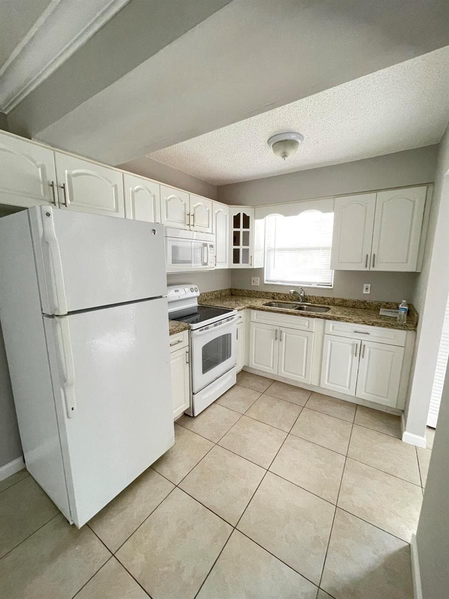 5806 Channel Drive, FL 33463 — zdjęcie 4