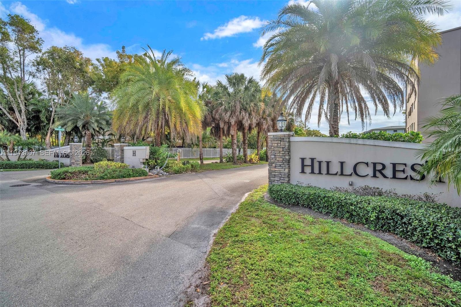 1201 Hillcrest Ct # 102, Hollywood, FL 33021