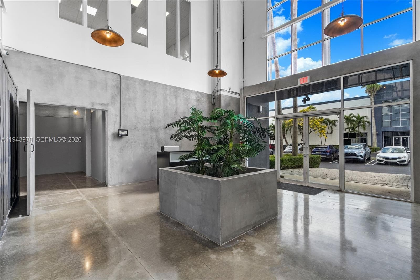 7620 NW 25th St # 4, Miami, FL 33122 — zdjęcie 2