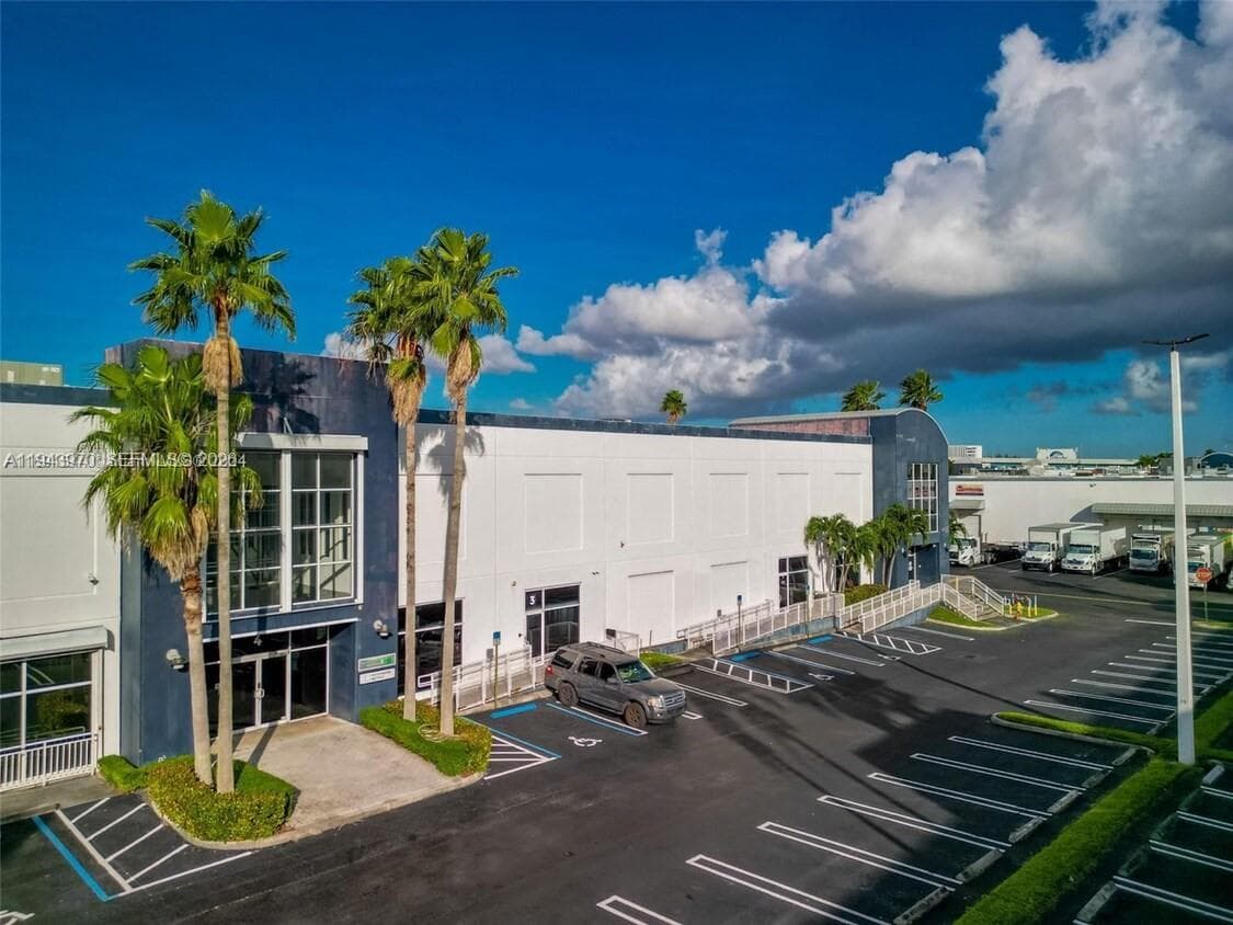 7620 NW 25th St # 4, Miami, FL 33122 — zdjęcie 3