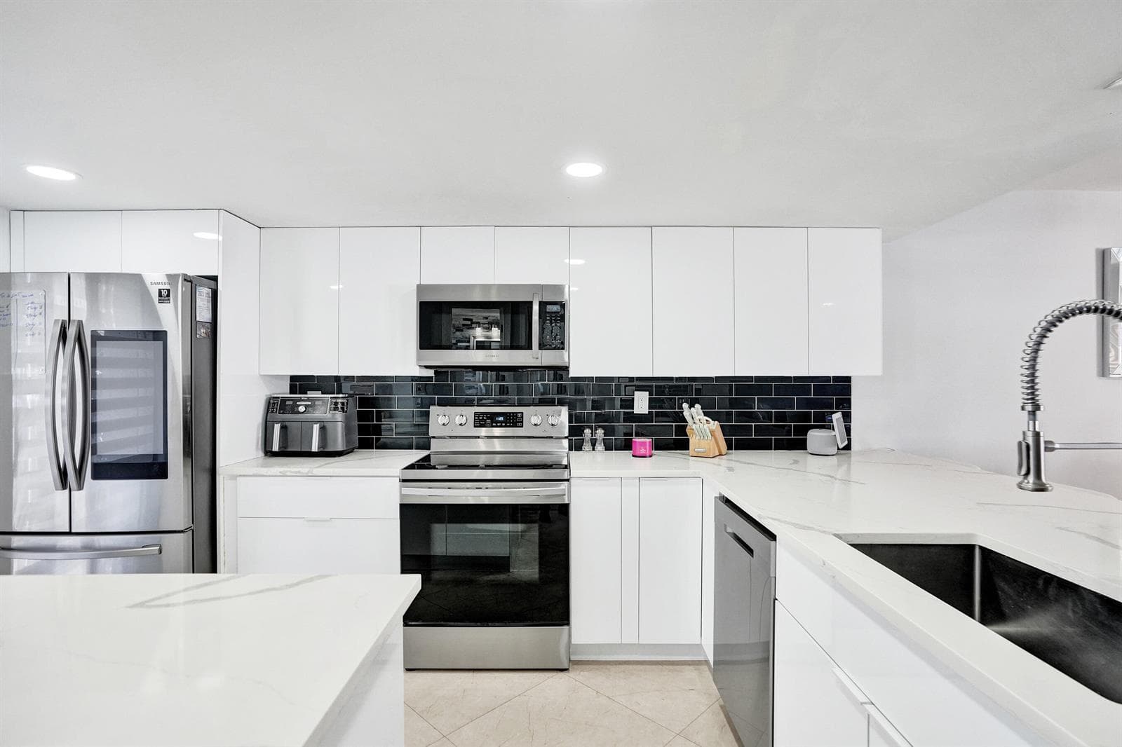 868 Crystal Lake Drive, Deerfield Beach, FL 33064 — zdjęcie 4