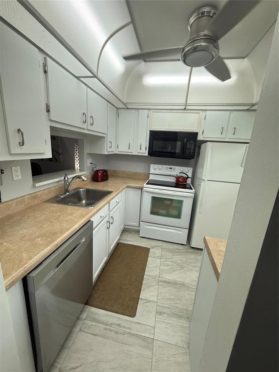 3431 NW 50th Avenue # 304, Lauderdale Lakes, FL 33319 — zdjęcie 2