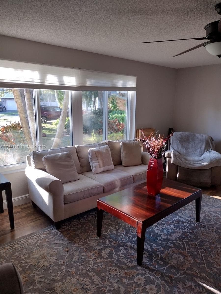 14531 Hickory Ct, Davie, FL 33325 — zdjęcie 2