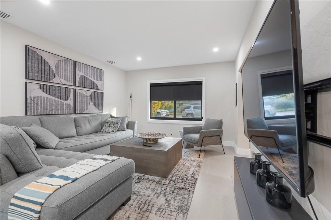 425 NE 25th Street, Wilton Manors, FL 33305 — zdjęcie 2