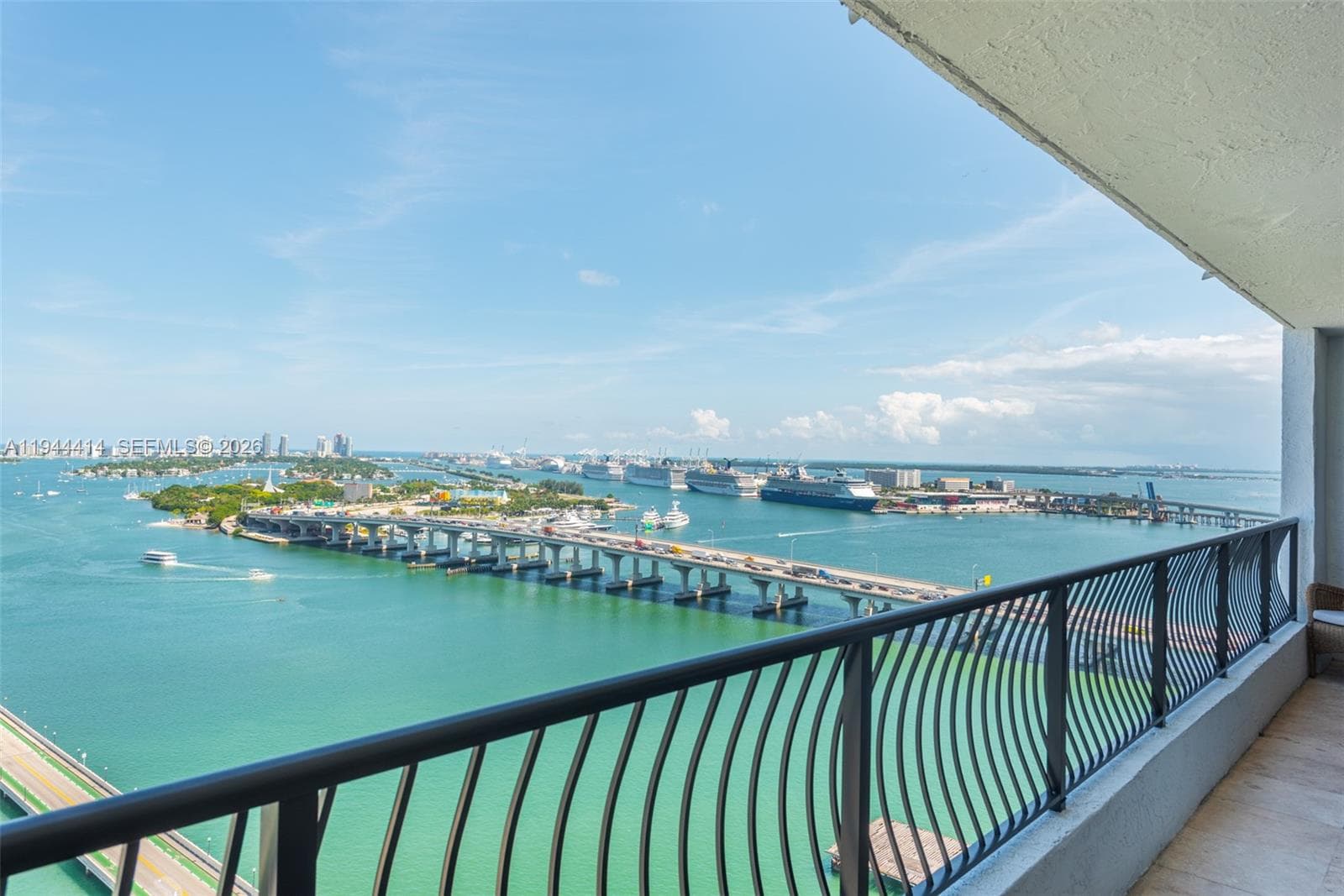 555 NE 15th St # 26B, Miami, FL 33132 — zdjęcie 2