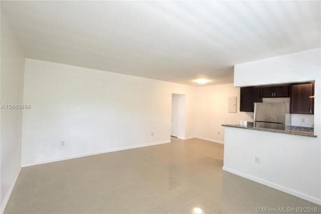 1820 Venice Park Drive # 205, North Miami, FL 33181 — zdjęcie 5