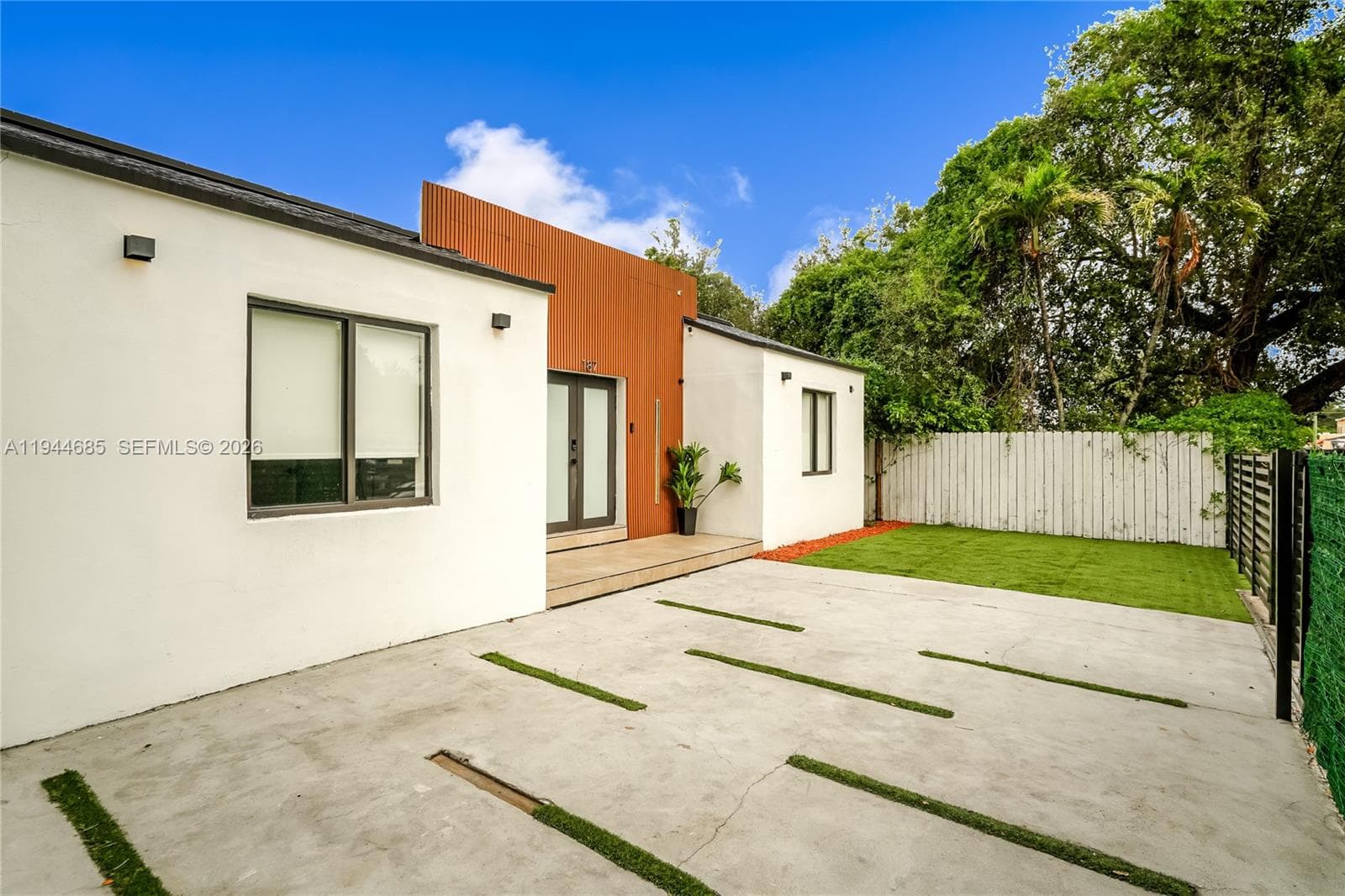 187 NW 53rd St, Miami, FL 33127 — zdjęcie 2